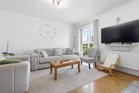2 bed property, in Clivedon House, £375,000