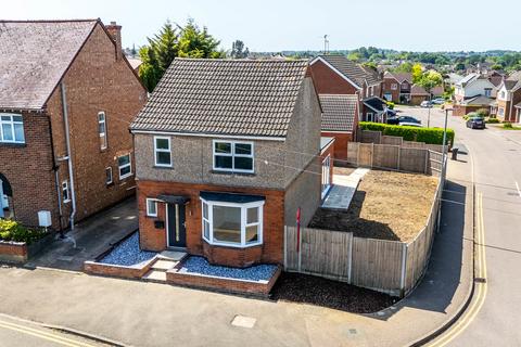 3 bed property, in Wharf Road, £375,000