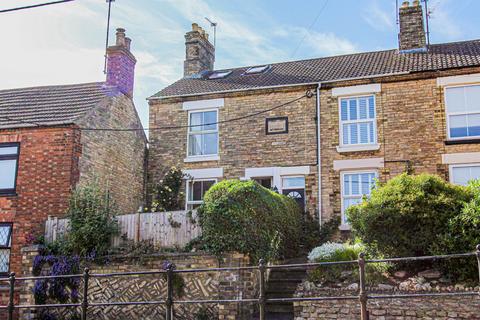 2 bed property, in High Street, £220,000