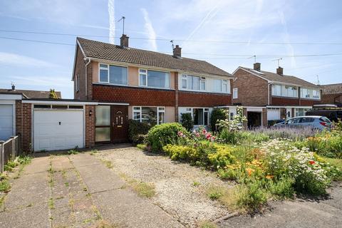 3 bed property, in Gallys Road, £535,000
