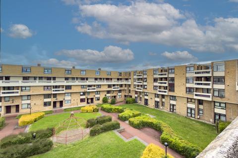 2 bed property, in 170 Collingwood Court, £10,000