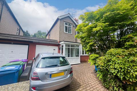 3 bed property, in Cooper Avenue North, £450,000