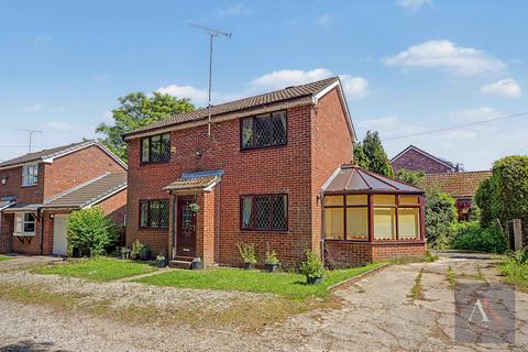 3 bed property, in Springfield Lane, £250,000