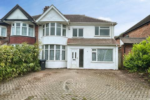 6 bed property, in Cherry Orchard Road, £475,000