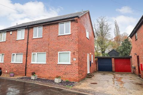 3 bed property, in Chapel Avenue, £225,000
