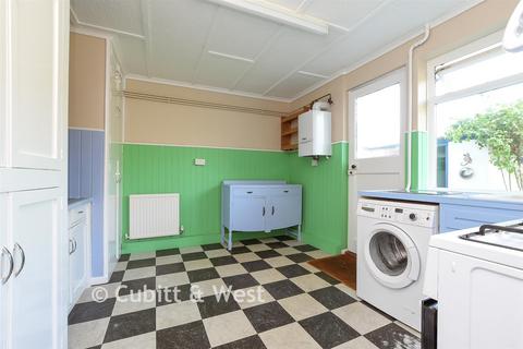 3 bed property, in Springfield Road, £230,000