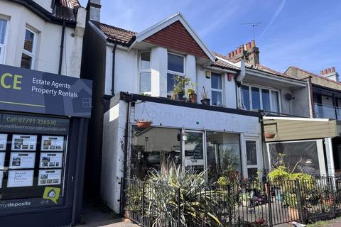 Studio, in Paignton TQ3, £195,000