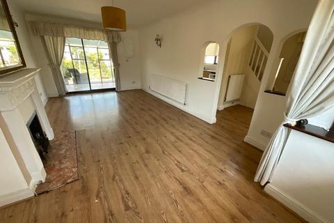 3 bed property, in Lancaster Drive, £475,000