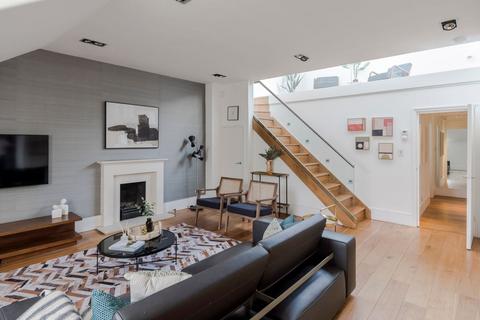 2 bed property, in Roland Gardens, £1,950,000