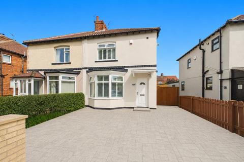 2 bed property, in Lime Road, £210,000