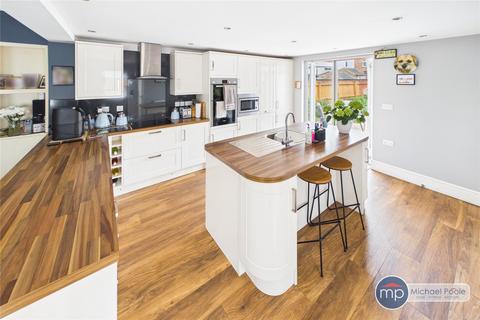 2 bed property, in Lime Road, £210,000