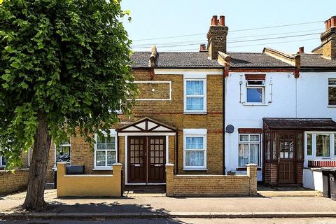 2 bed property, in Dartnell Road, £340,000