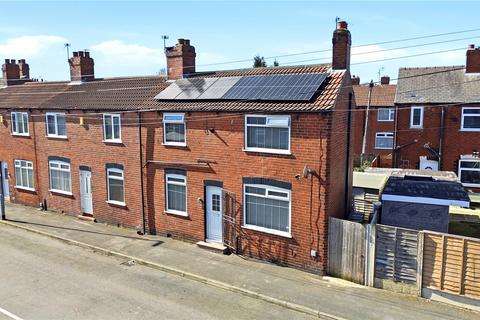 2 bed property, in Dawlish Terrace, £190,000