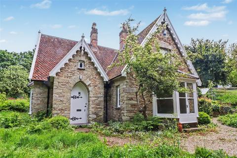 4 bed property, in Larkstone Lane, £450,000