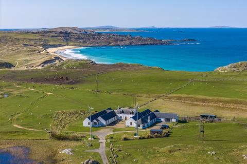 Studio, in Ballyhaugh, £675,000