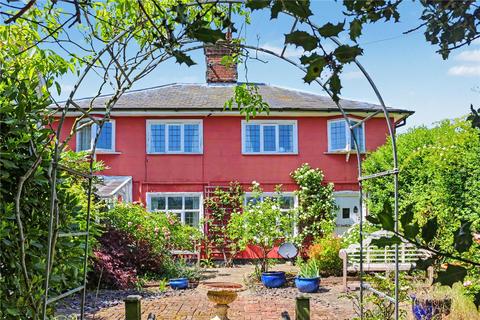 2 bed property, in Bramfield Road, £375,000