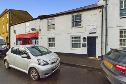 1 bed property, in Little Whyte, £95,000