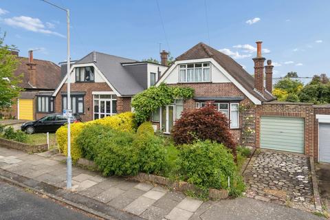 2 bed property, in Harlyn Drive, £650,000