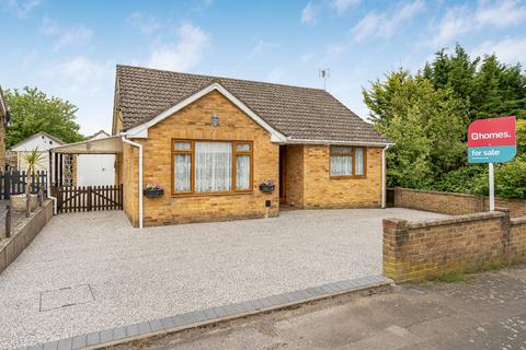 2 bed property, in Southview Rise, £450,000