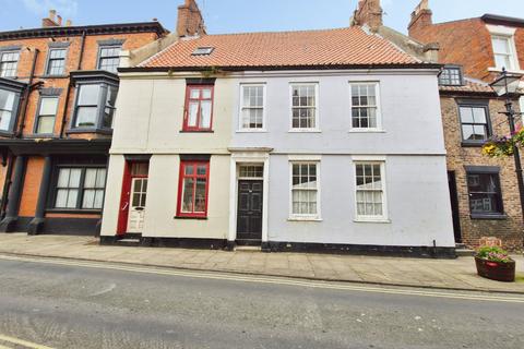 4 bed property, in High Street, £225,000