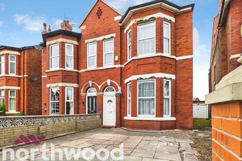 4 bed property, in Southbank Road, £290,000