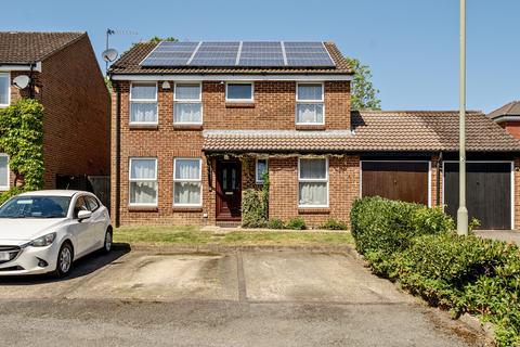 4 bed property, in Guildford, £700,000