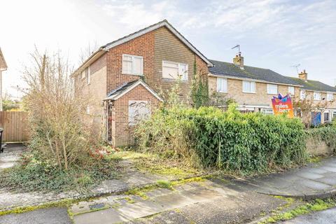 5 bed property, in Brockenhurst Close, £310,000