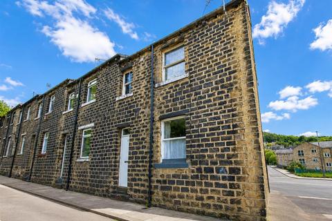 1 bed property, in Chapel Lane, £55,000