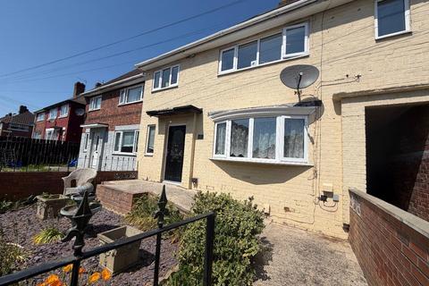 4 bed property, in Humber Road, £140,000