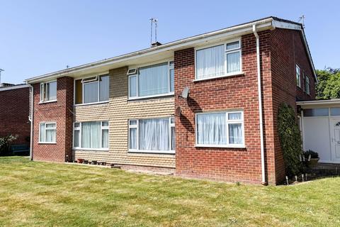 2 bed property, in Elbridge Crescent, £197,500