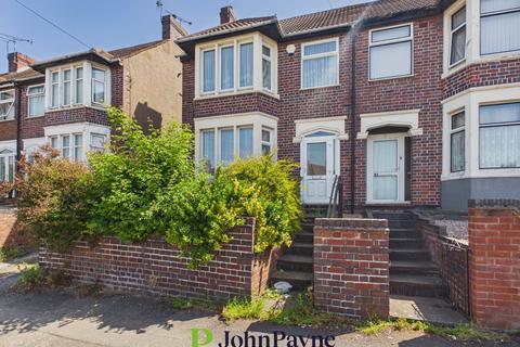 3 bed property, in Radford Road, £190,000