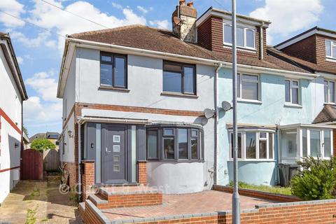 3 bed property, in Sefton Road, £380,000