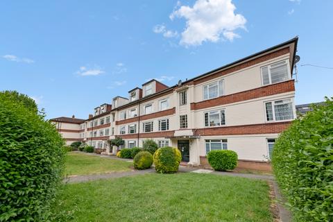 3 bed property, in Manor Vale, £375,000