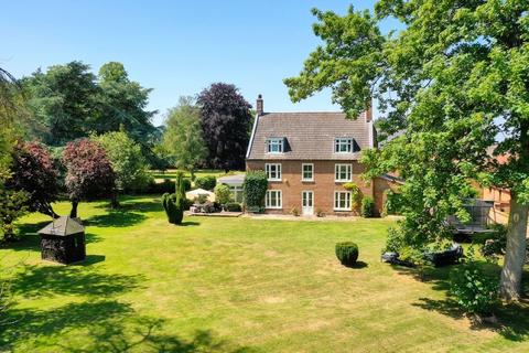 5 bed property, in Characterful Period Home in Terrington St. Clement, £950,000