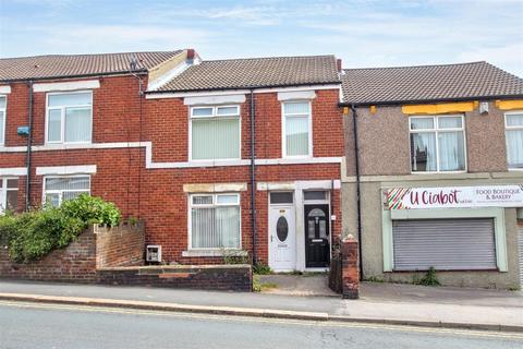 2 bed property, in Park Road, £39,950