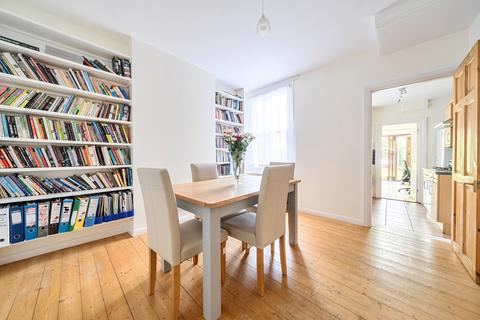 3 bed property, in Angel Road, £570,000