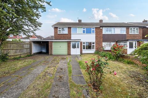 4 bed property, in Mortimer Road, £500,000