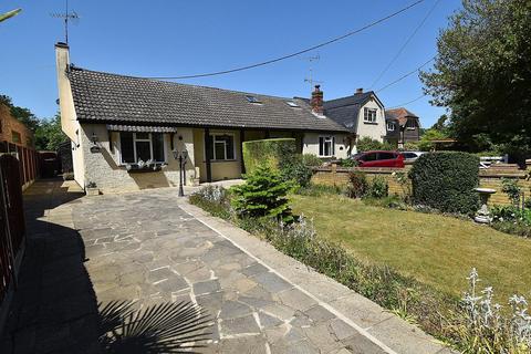 3 bed property, in Little Baddow Road, £550,000