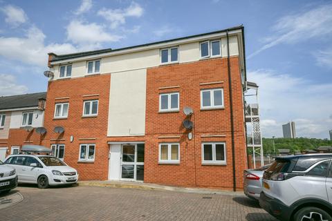 3 bed property, in Bittern Close, £93,000