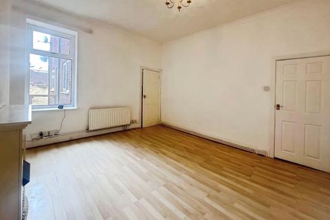 2 bed property, in Collingwood Street, £74,995