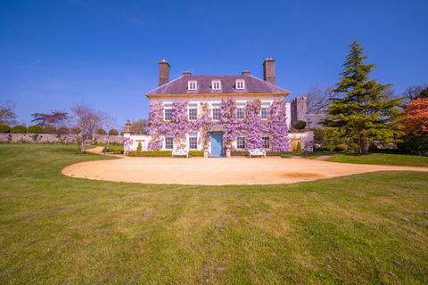 7 bed property, in Gileston, £4,000,000