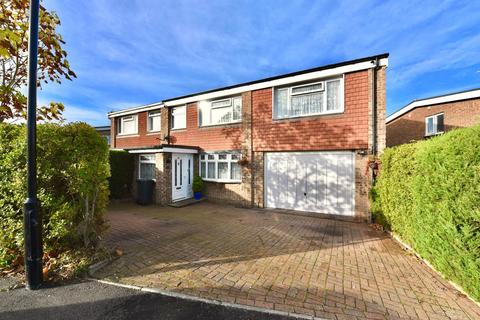 4 bed property, in Fairmount Drive, £395,000