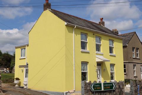 3 bed property, in Rose Hill, £275,000
