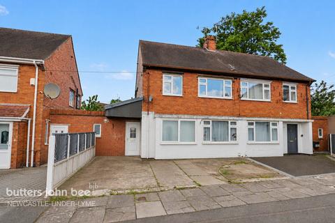 3 bed property, in Ashcroft Avenue, £190,000