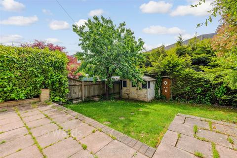 3 bed property, in Sycamore Road, £325,000