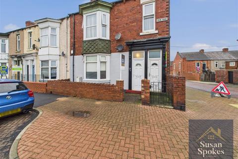 2 bed property, in Dean Road, £50,000