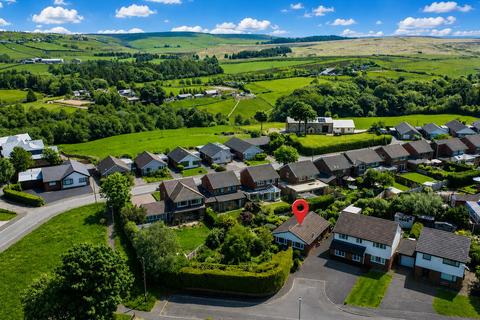 3 bed property, in Glencarron Close, £275,000