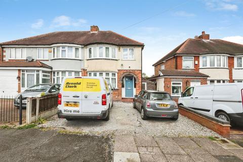 3 bed property, in Willclare Road, £198,000