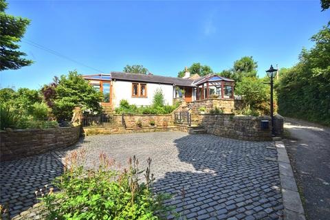 2 bed property, in Rabbit Lane, £435,000