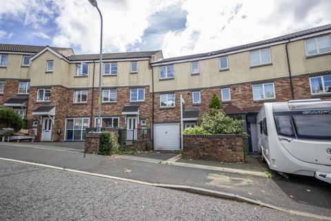 5 bed property, in 35 Bridges View, £250,000